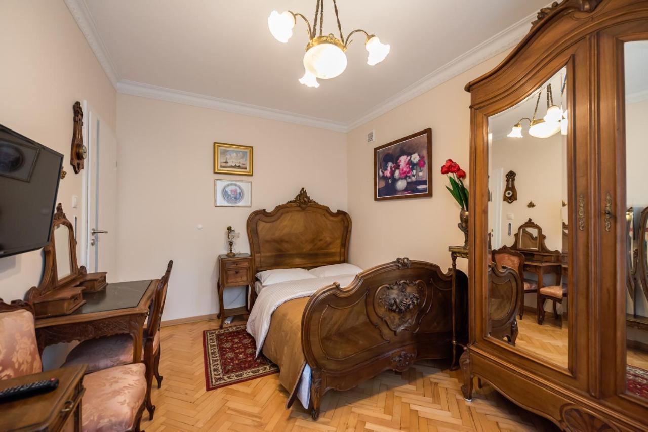 Downtown Antique Apartment Warsaw Ngoại thất bức ảnh