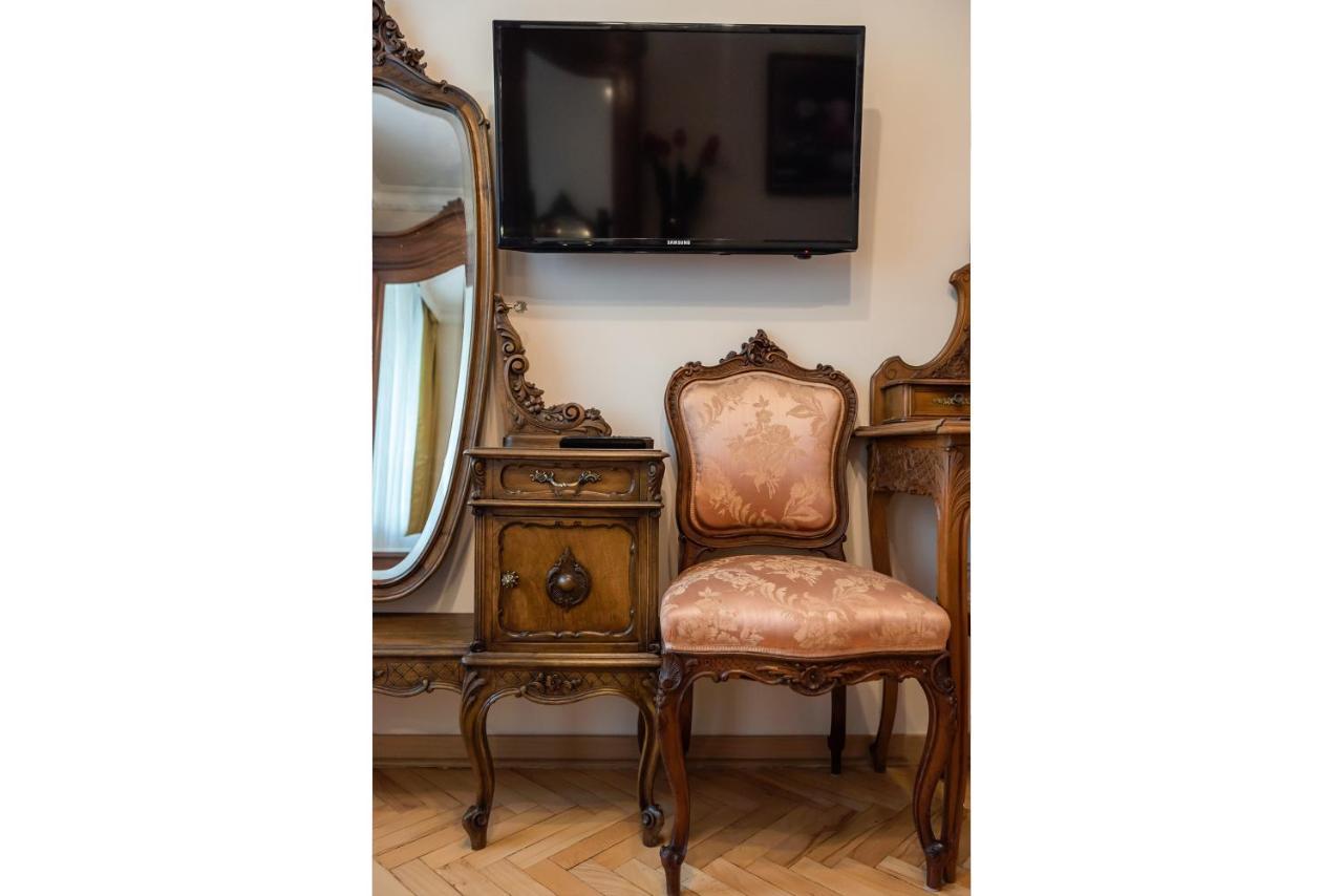 Downtown Antique Apartment Warsaw Ngoại thất bức ảnh